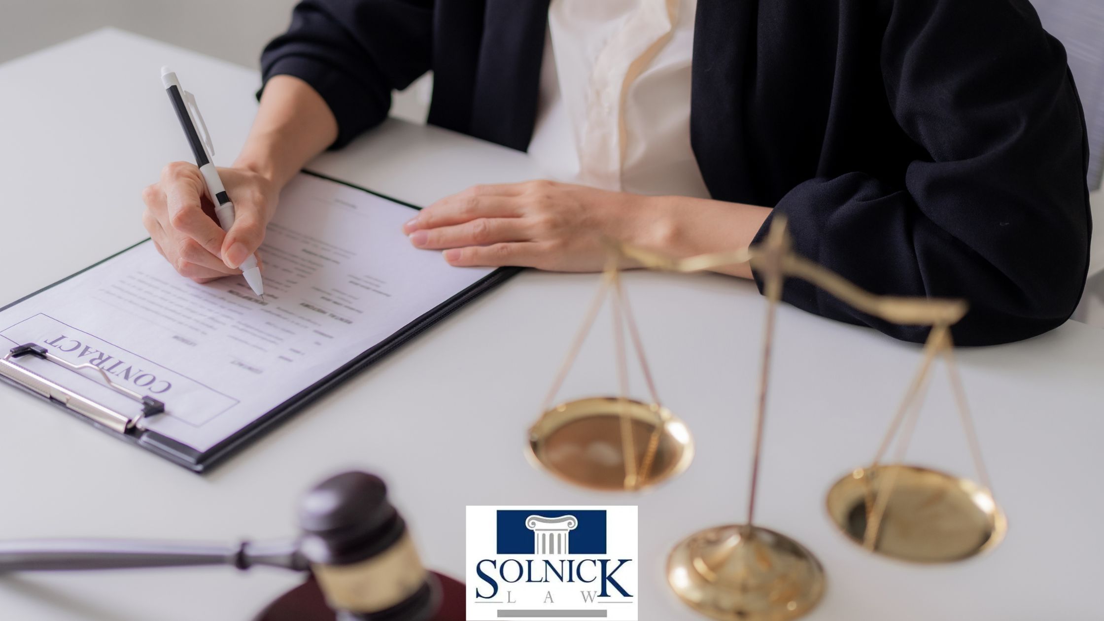 contract dispute lawyer